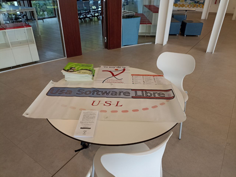 Nuestra mesa con más detalle